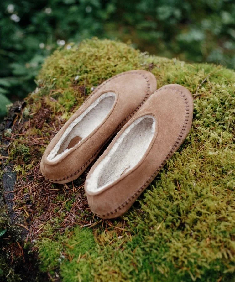 Jenni Kayne - Ember Shearling Flat Wheat - Kalifornia Jean Bar
