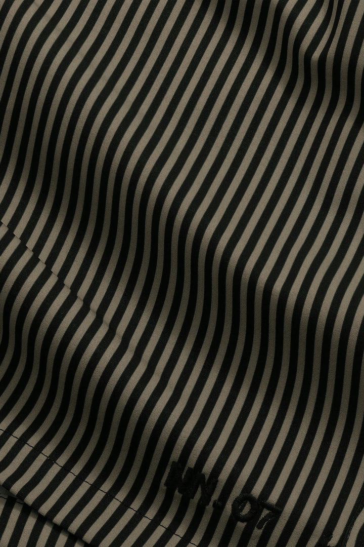 NN. 07 - Holiday Shorts in Capers Stripe