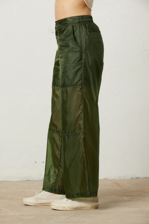 NSF - Shaw Parchute Pant in Army