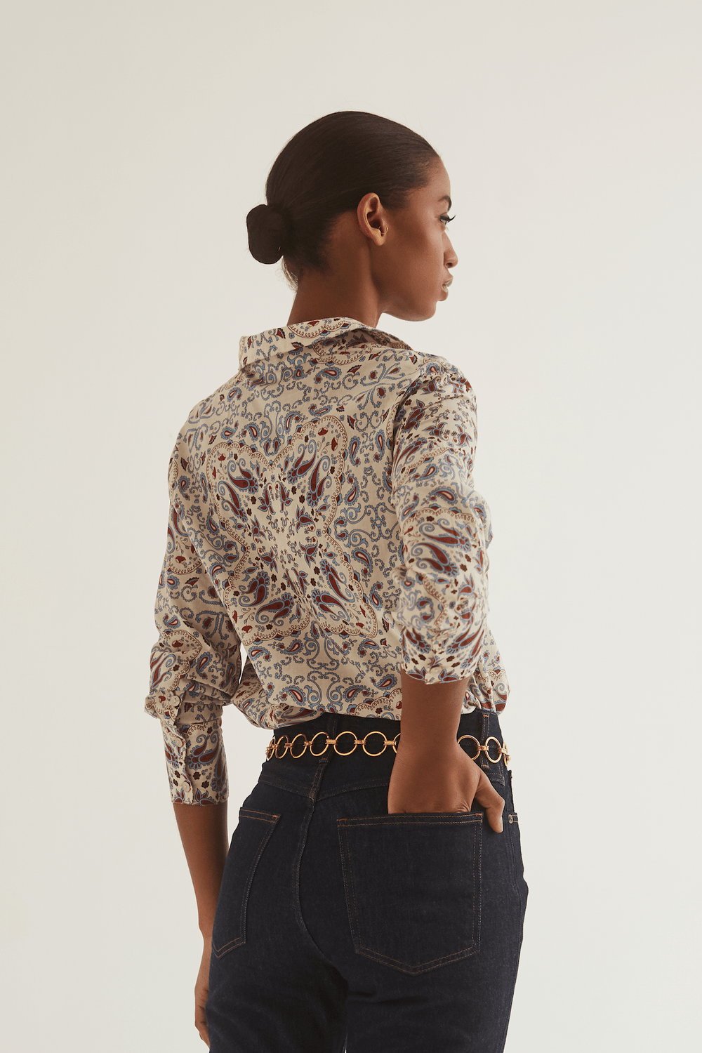 Cara Cara - Relaxed Shirt Paisley Scarf Ivory - Kalifornia Jean Bar