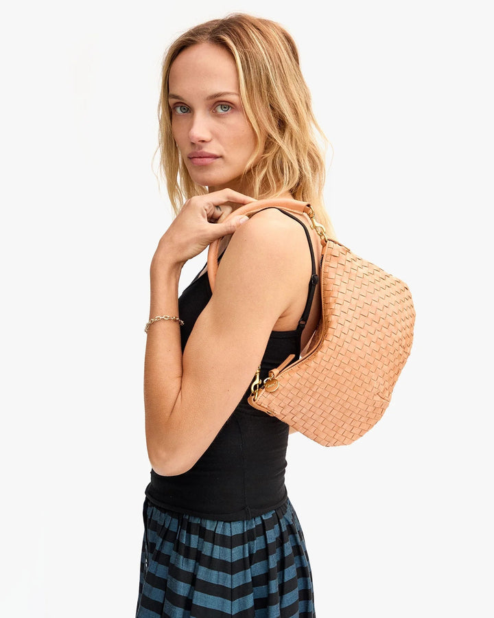 Clare V. - Bisque Petit Moyen Messenger - Kalifornia Jean Bar