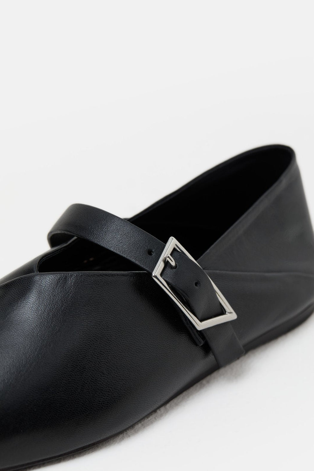 Closed - Leather Ballerina Shoe in Black - Kalifornia Jean BarClosed - Leather Ballerina Shoe in Black