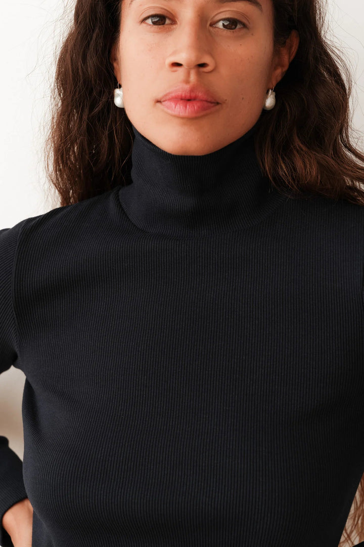 DONNI - Navy Rib Turtleneck - Kalifornia Jean Bar