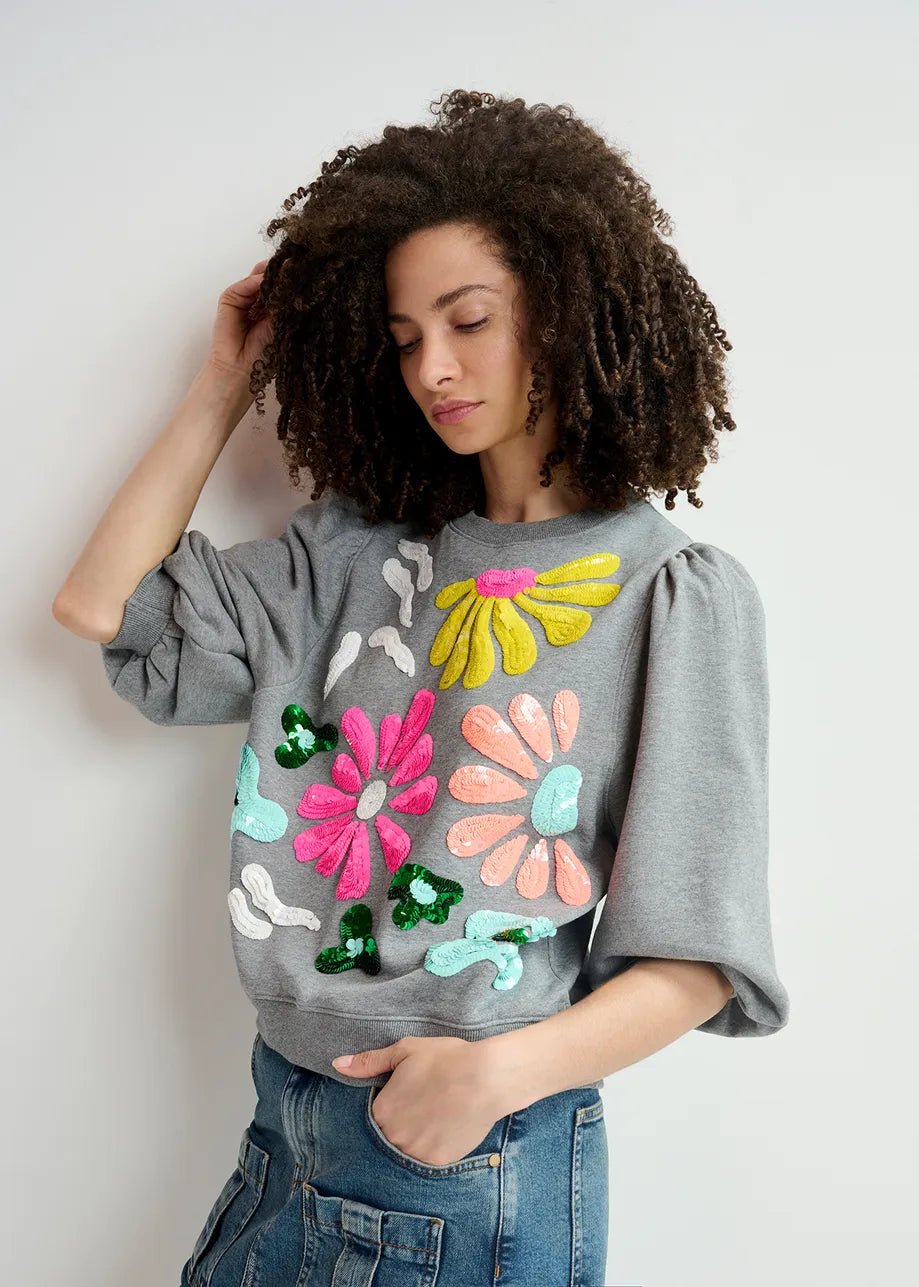 Essentiel Antwerp - Hun Flower Embo Sweatshirt - Kalifornia Jean Bar