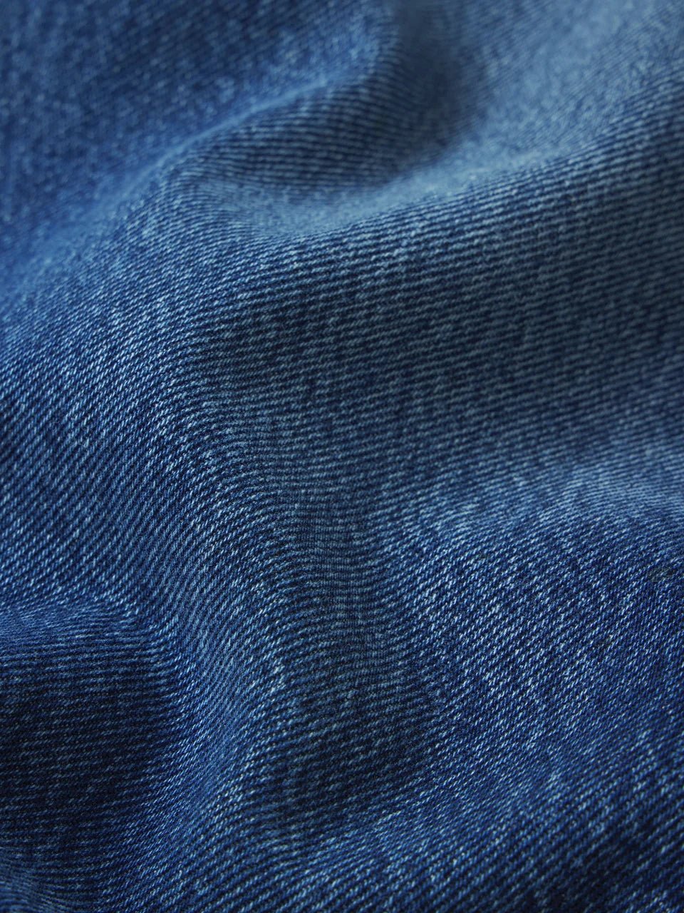 Frame Denim - The Hang Mid-Rise Jean in Lucky - Kalifornia Jean Bar
