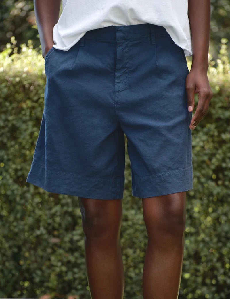Frank & Eileen - Waterford Golfshort Summer Navy Linen - Kalifornia Jean Bar