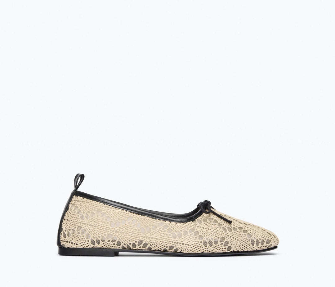 Freda Salvador - Lorna Murray Jada Flat Natural Diamond Raffia - Kalifornia Jean Bar