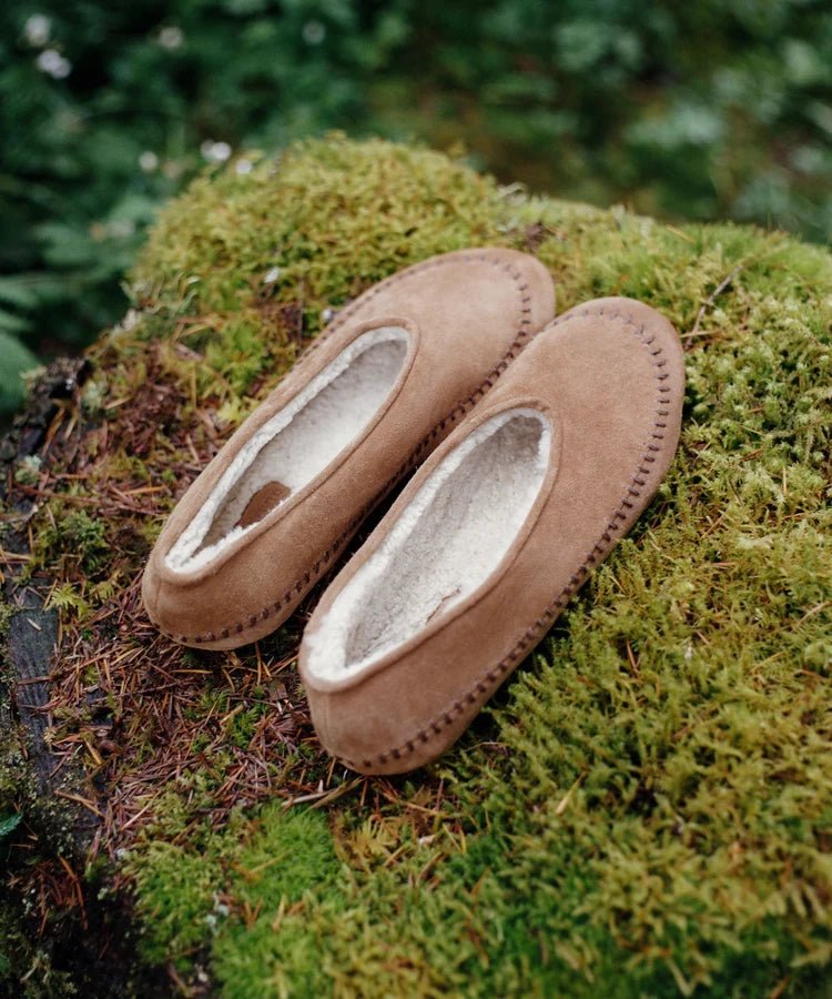 Jenni Kayne - Ember Shearling Flat Wheat - Kalifornia Jean Bar