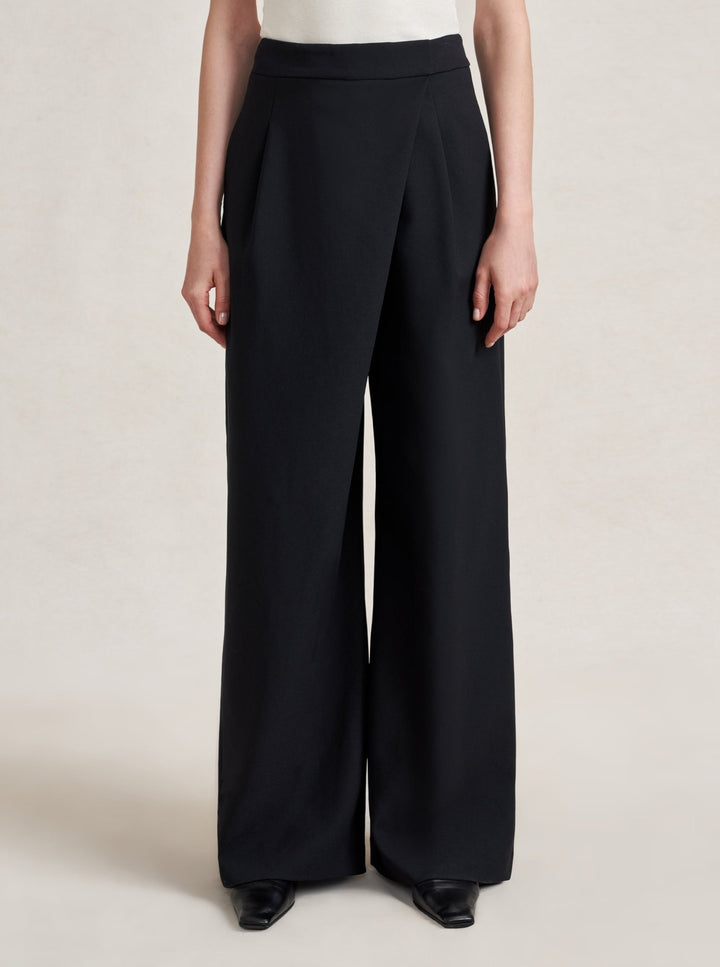 La Ligne - Leonard Trouser in Black - Kalifornia Jean Bar