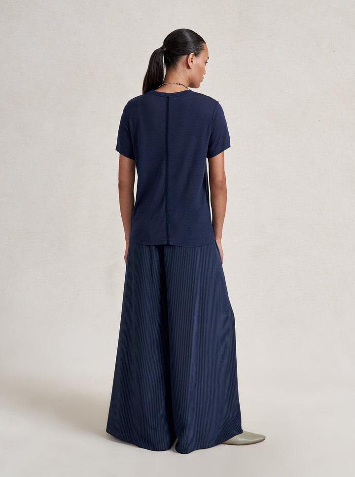 La Ligne - Mercer Tee in Navy - Kalifornia Jean Bar
