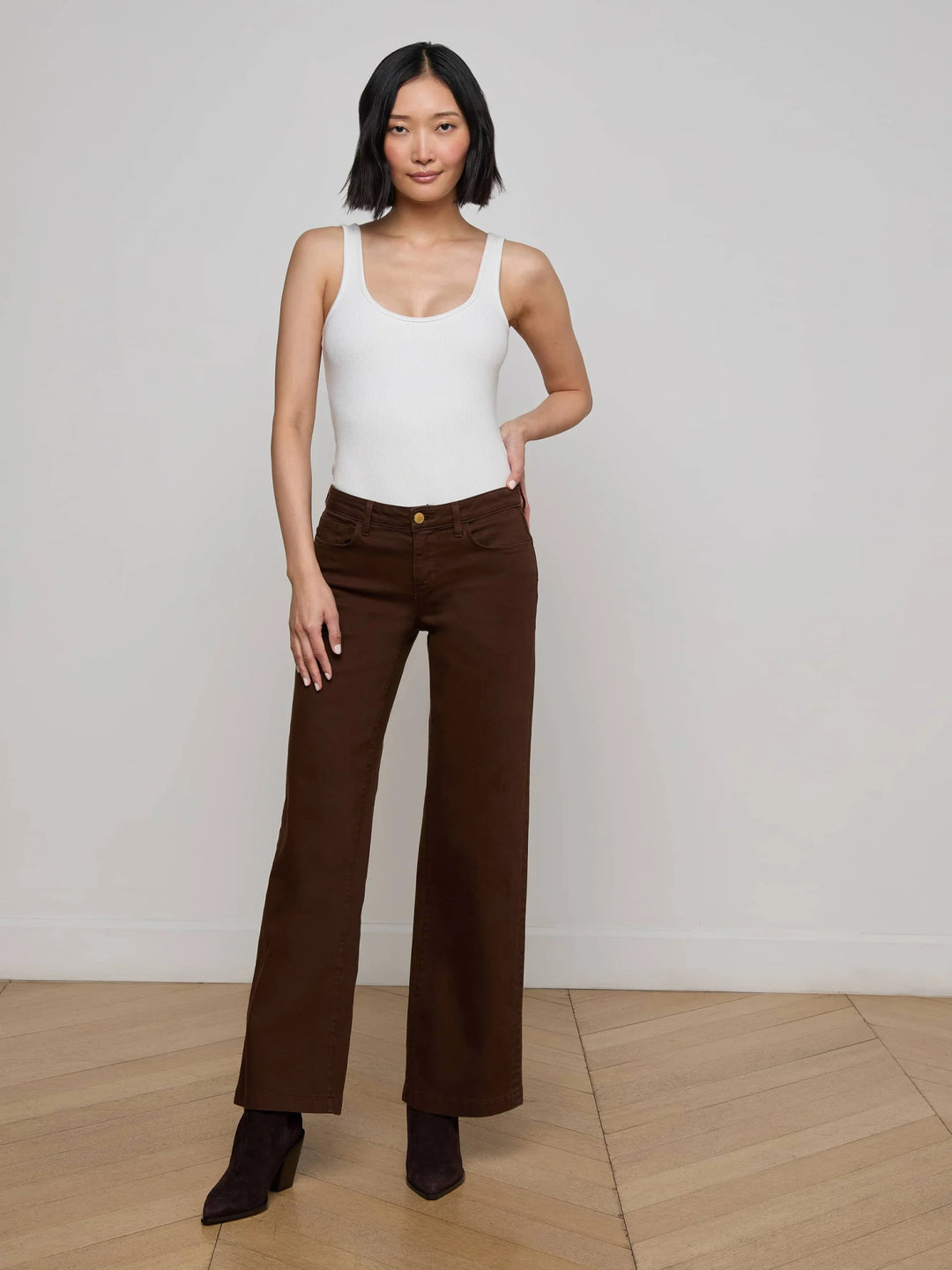 L'Agence - Brown Joanne Low - Rise Wide - Leg Jean - Kalifornia Jean Bar