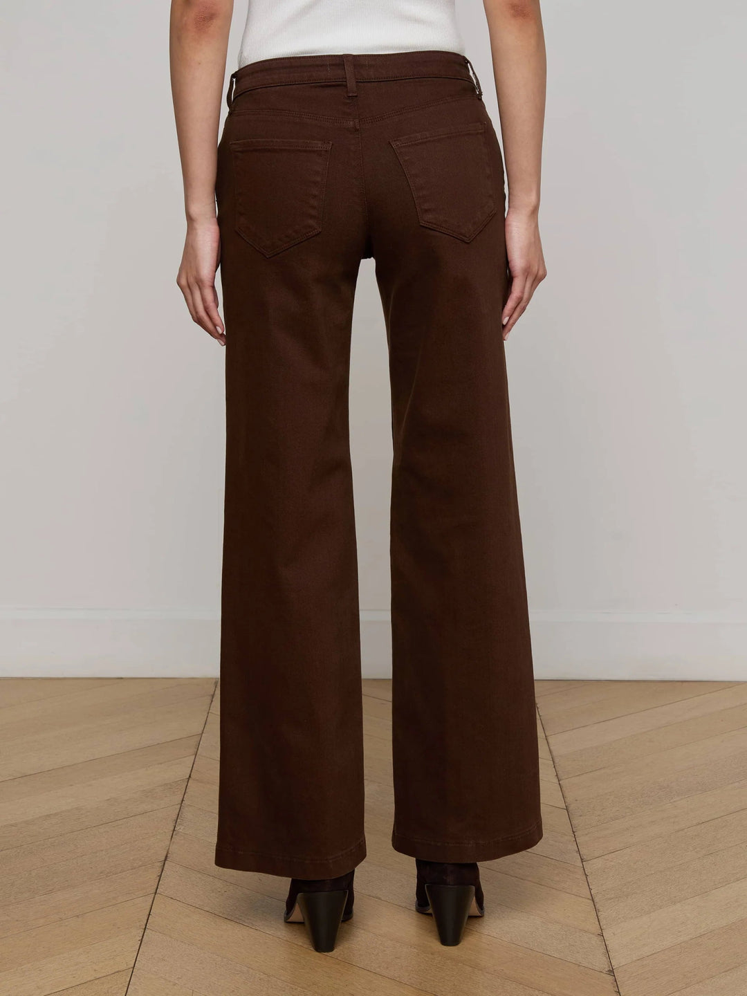 L'Agence - Brown Joanne Low - Rise Wide - Leg Jean - Kalifornia Jean Bar
