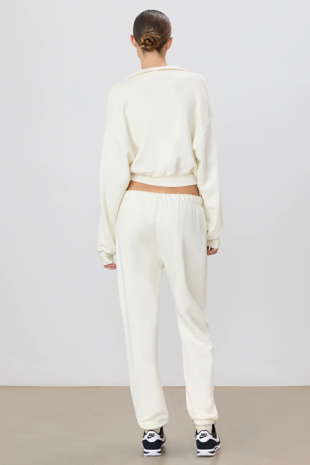 Éterne - Cream Classic Sweatpant