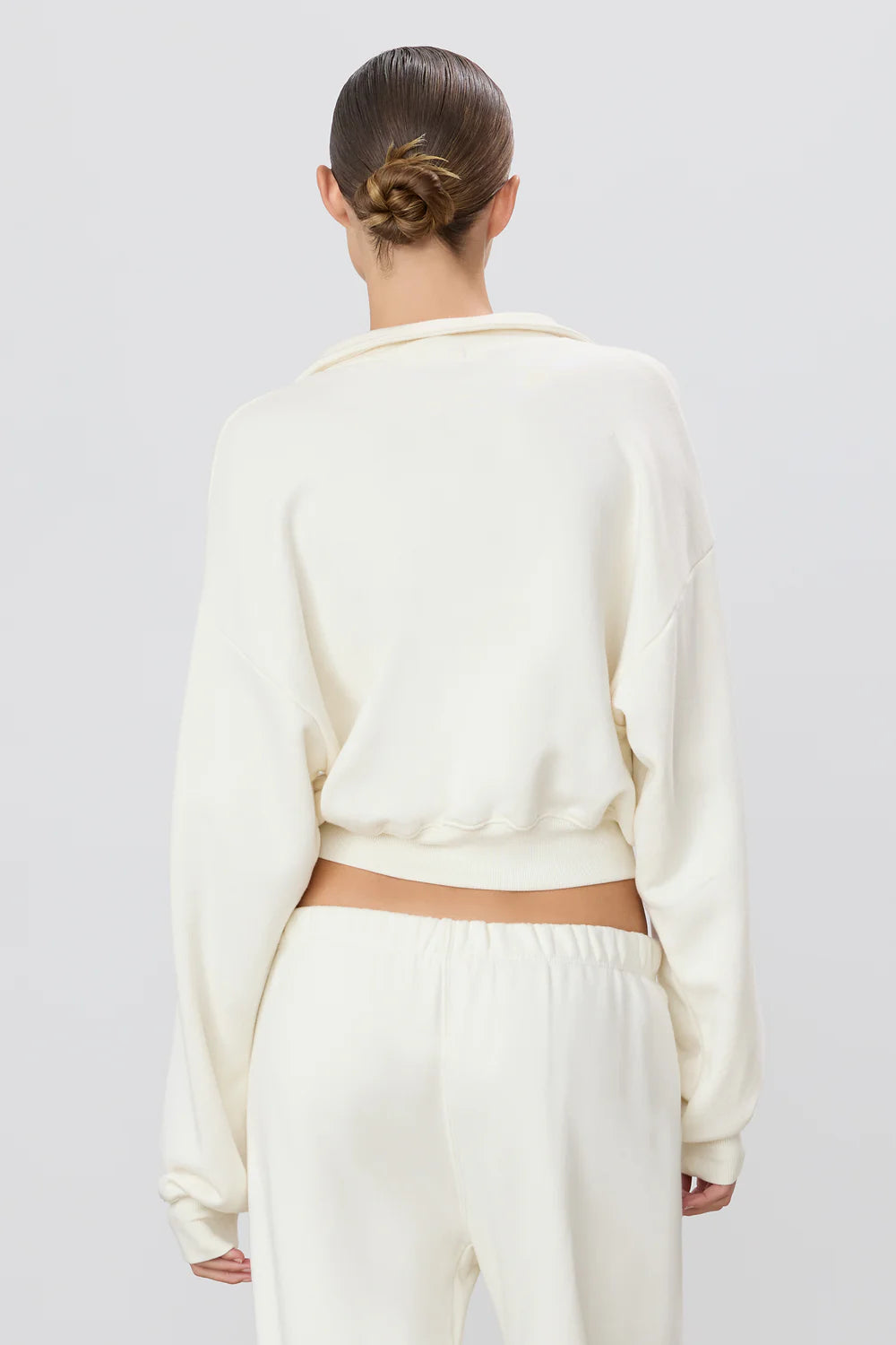 Éterne - Cream Half-Zip Cropped Sweatshirt