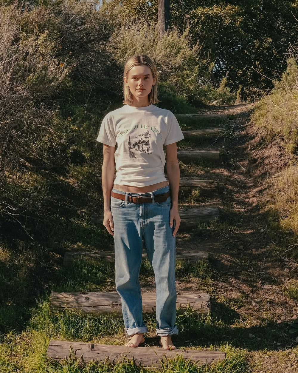MoPQ - Chateau T-Shirt in White - Kalifornia Jean Bar