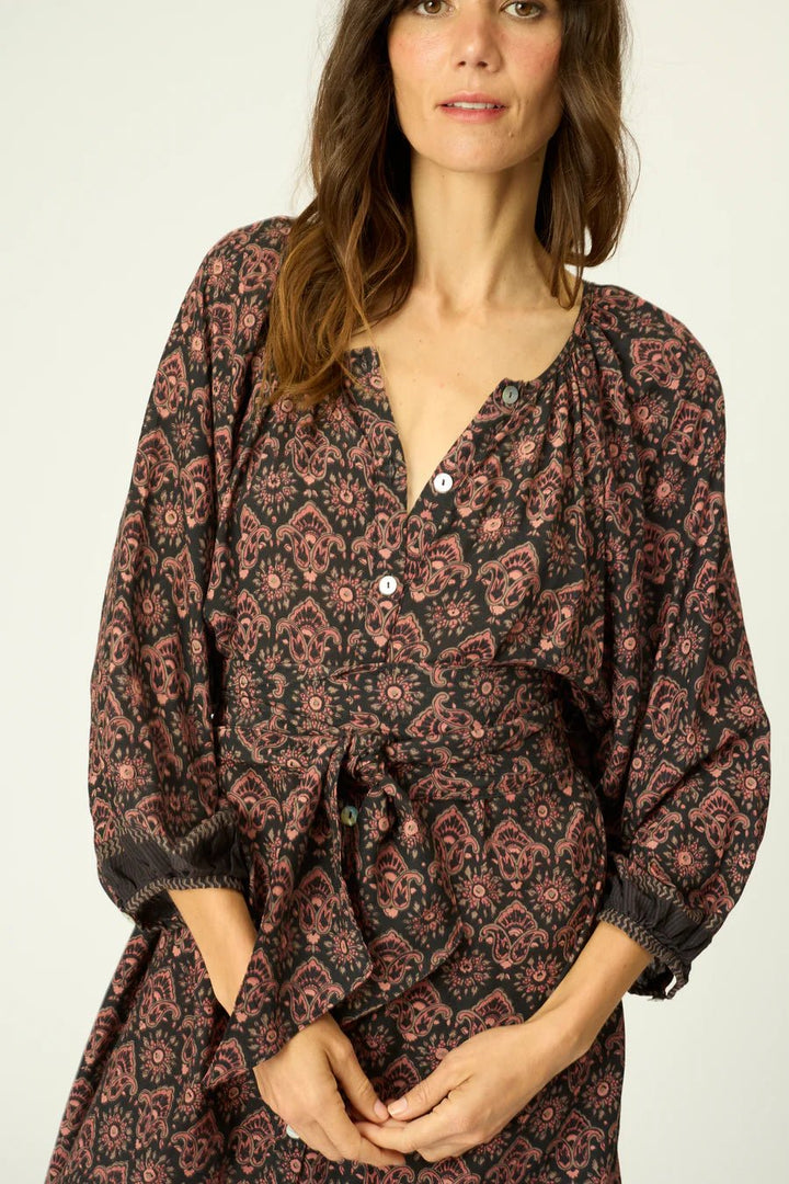 Natalie Martin - Black Fleur de Lis Alex Midi Dress w/ Sash - Kalifornia Jean Bar