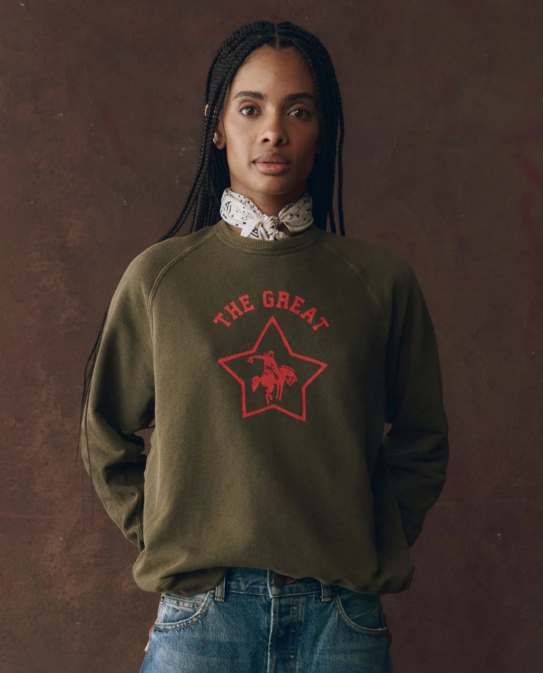 The Great - College Sweatshirt Rodeo Star in Dark Army - Kalifornia Jean Bar