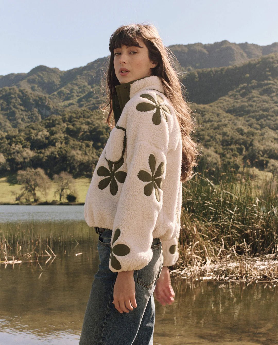 The Great - The Patch Pocket Countryside Daisy Pullover Cream/Army - Kalifornia Jean Bar