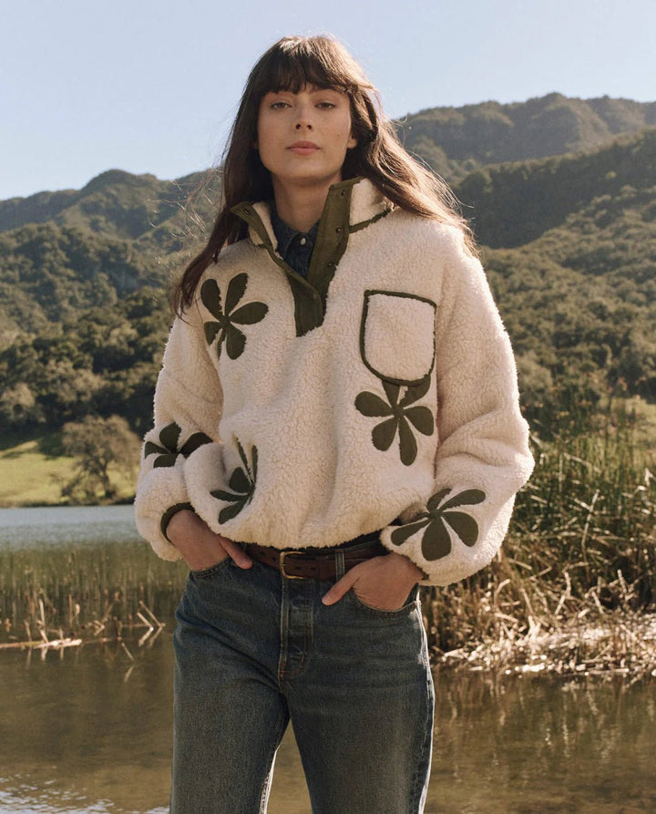 The Great - The Patch Pocket Countryside Daisy Pullover Cream/Army - Kalifornia Jean Bar